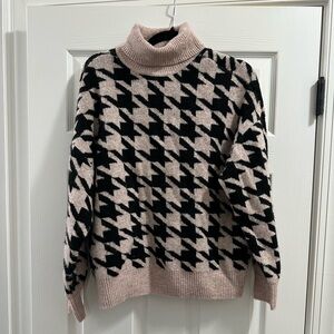 Vince Camuto Black and Cream Houndstooth Turtleneck Sweater